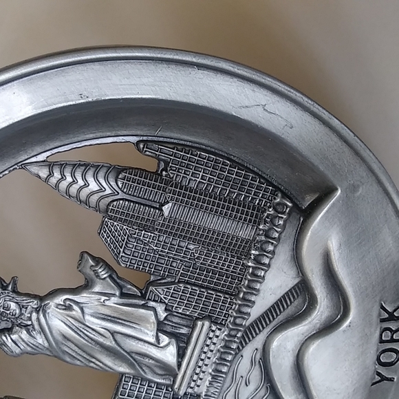 New York Souvenir Decorative Metal Plate - Picture 9 of 15